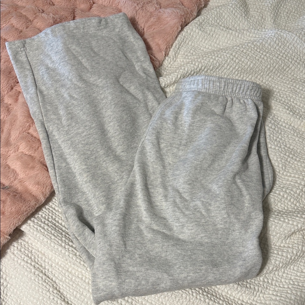 Brandy Melville Light Gray Wide Leg Sweatpants